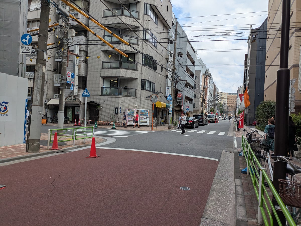 v20251014150839/fresh/building/J00100381400_11