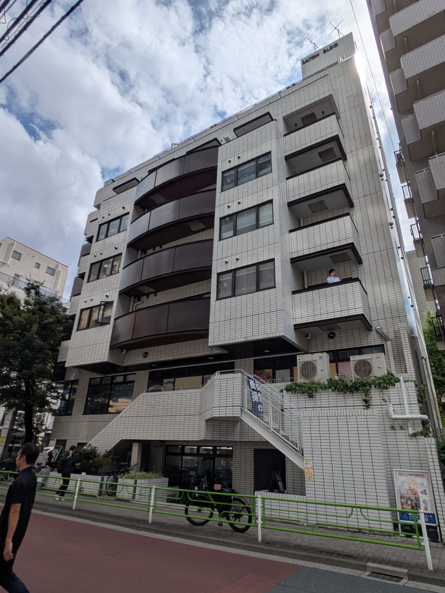 v20251014150839/fresh/building/J00100381766_17