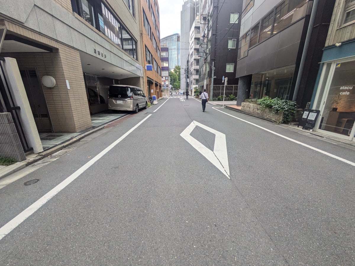 v20251014150839/fresh/building/J00100382712_11