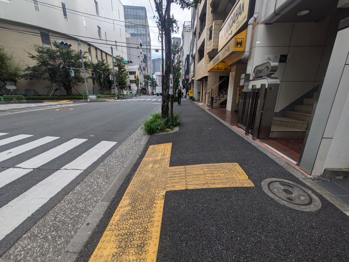 v20251014150839/fresh/building/J00100382720_12