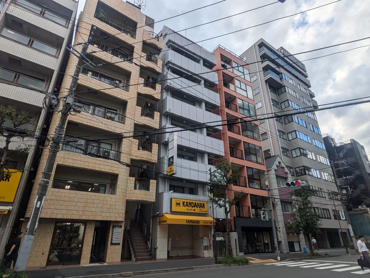v20251014150839/fresh/building/J00100382720_5