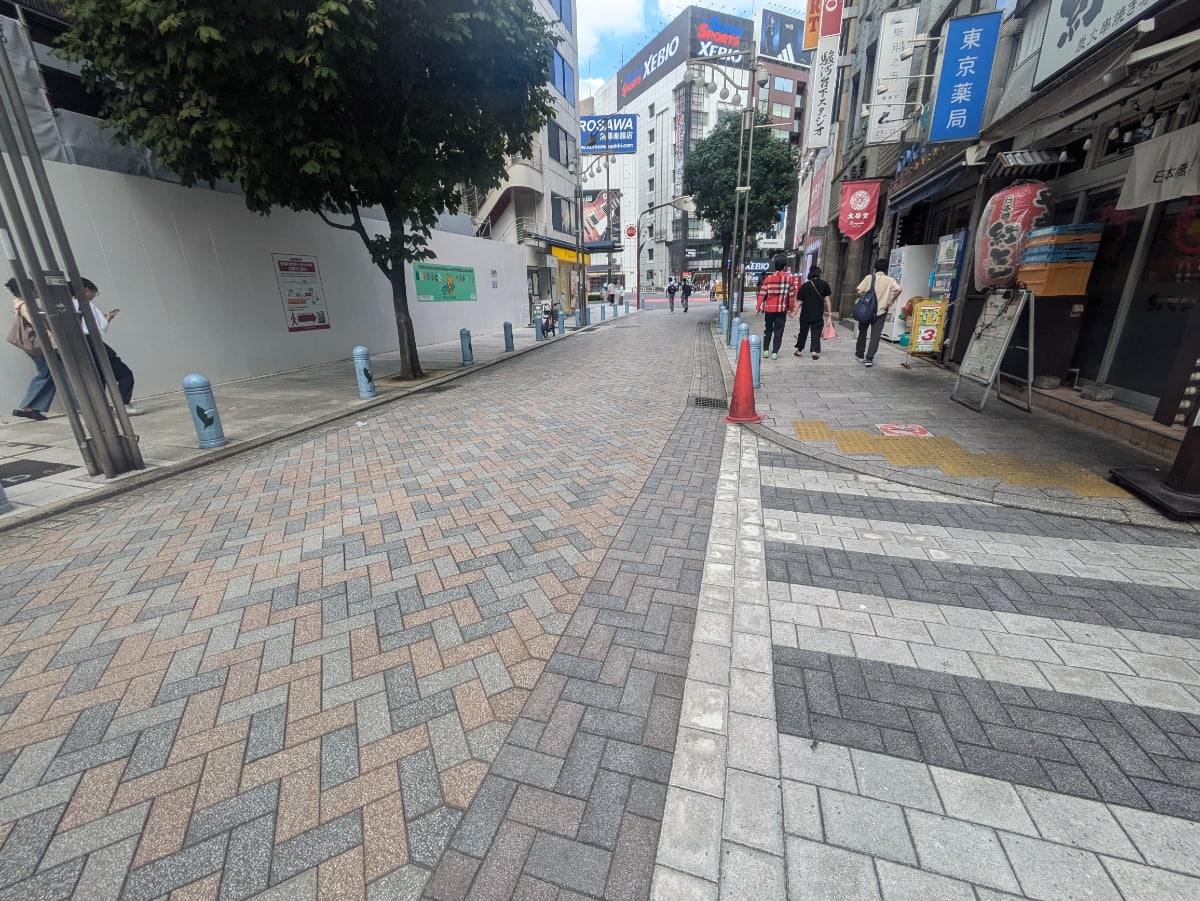 v20251014150839/fresh/building/J00100382728_10