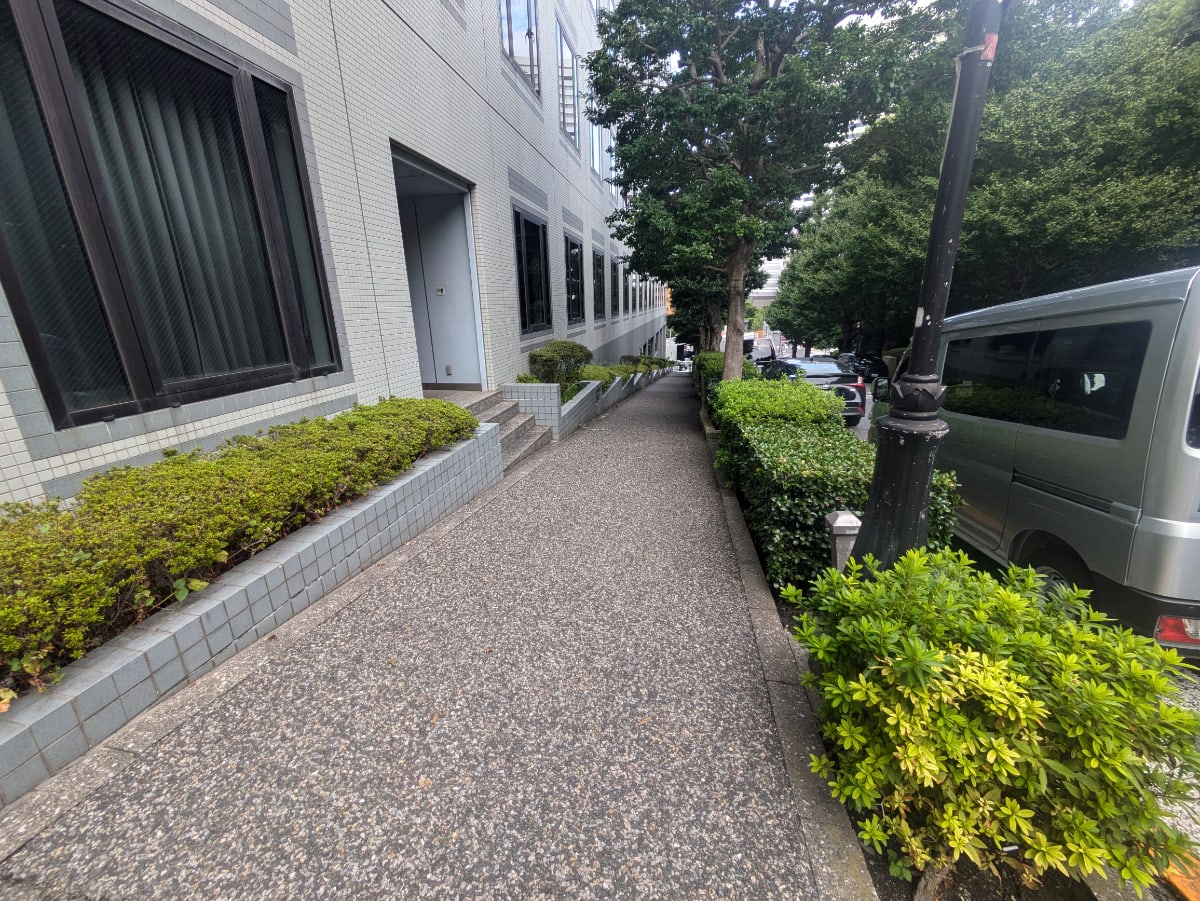 v20251014150839/fresh/building/J00100384288_11
