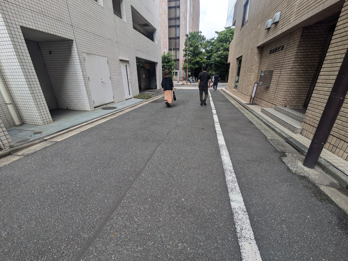 v20251014150839/fresh/building/J00100384297_11