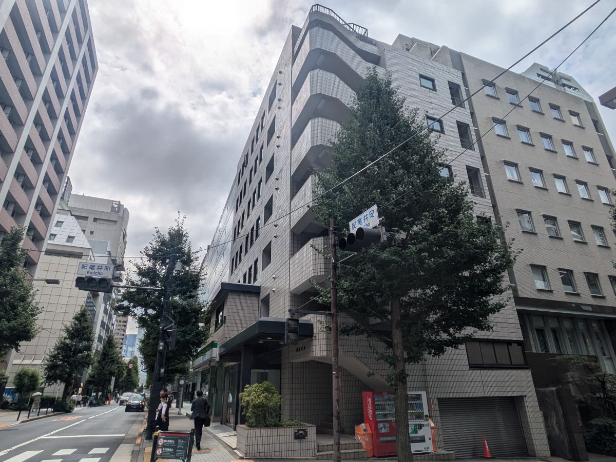 v20251014150839/fresh/building/J00100384398_7