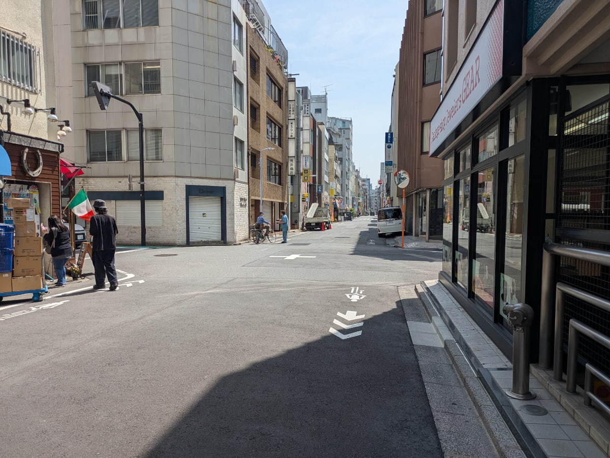 v20251014150839/fresh/building/J00100389126_15