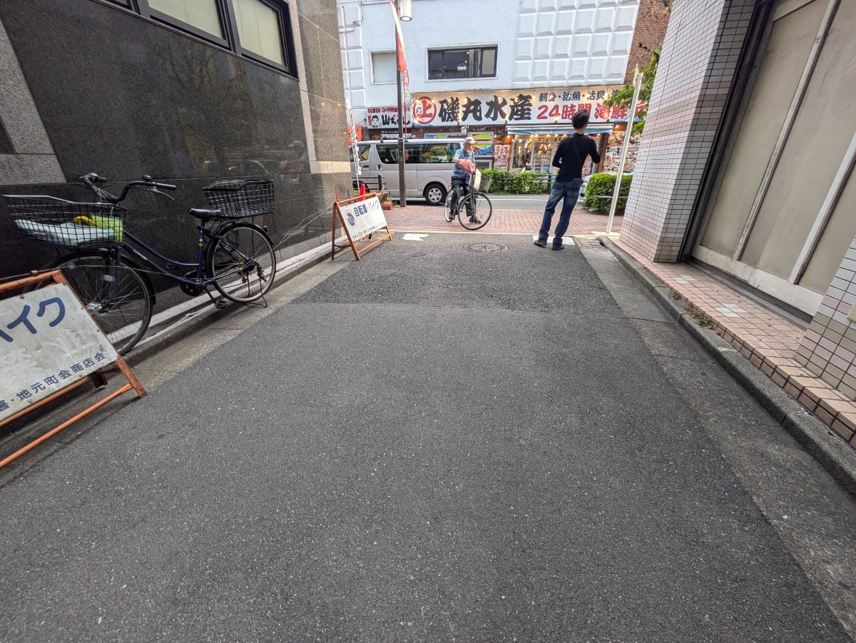 v20251014150839/fresh/building/J00100389990_11