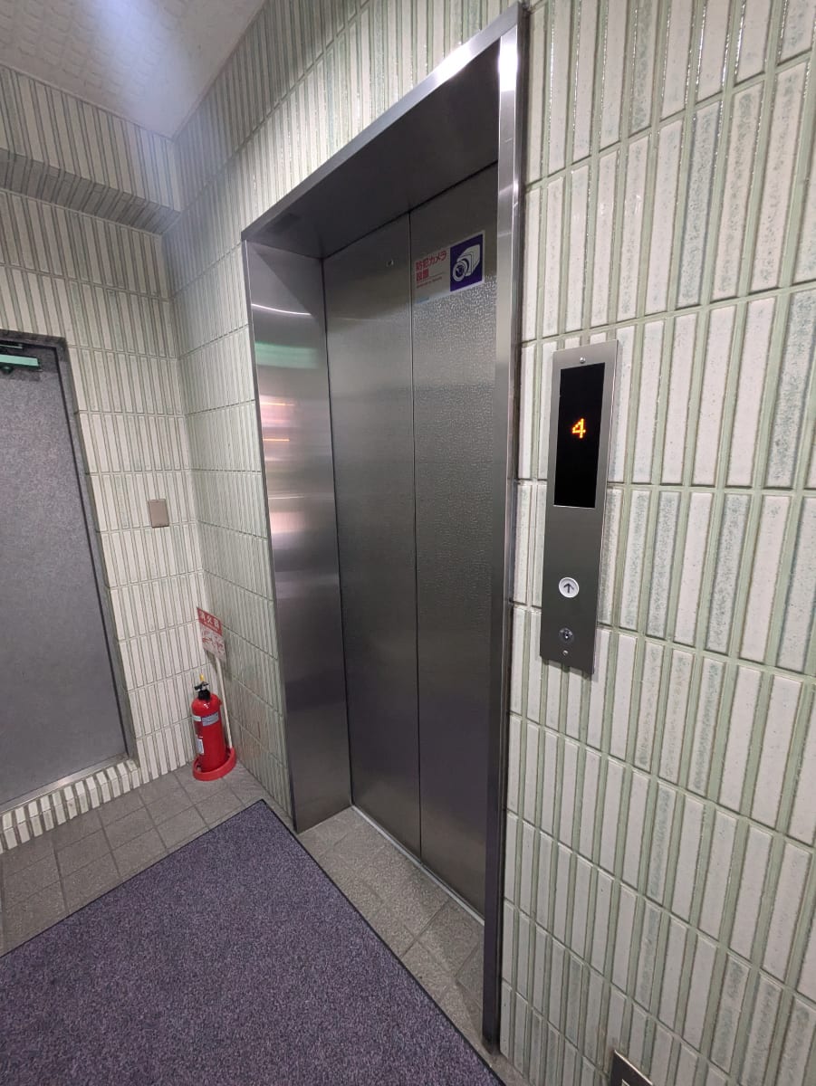 v20251014150839/fresh/building/J00100389990_4