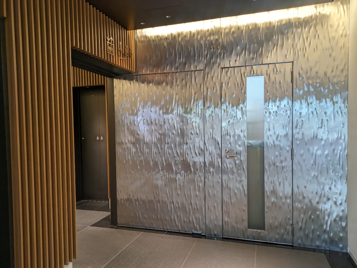 v20251014150839/fresh/building/J00100390747_12