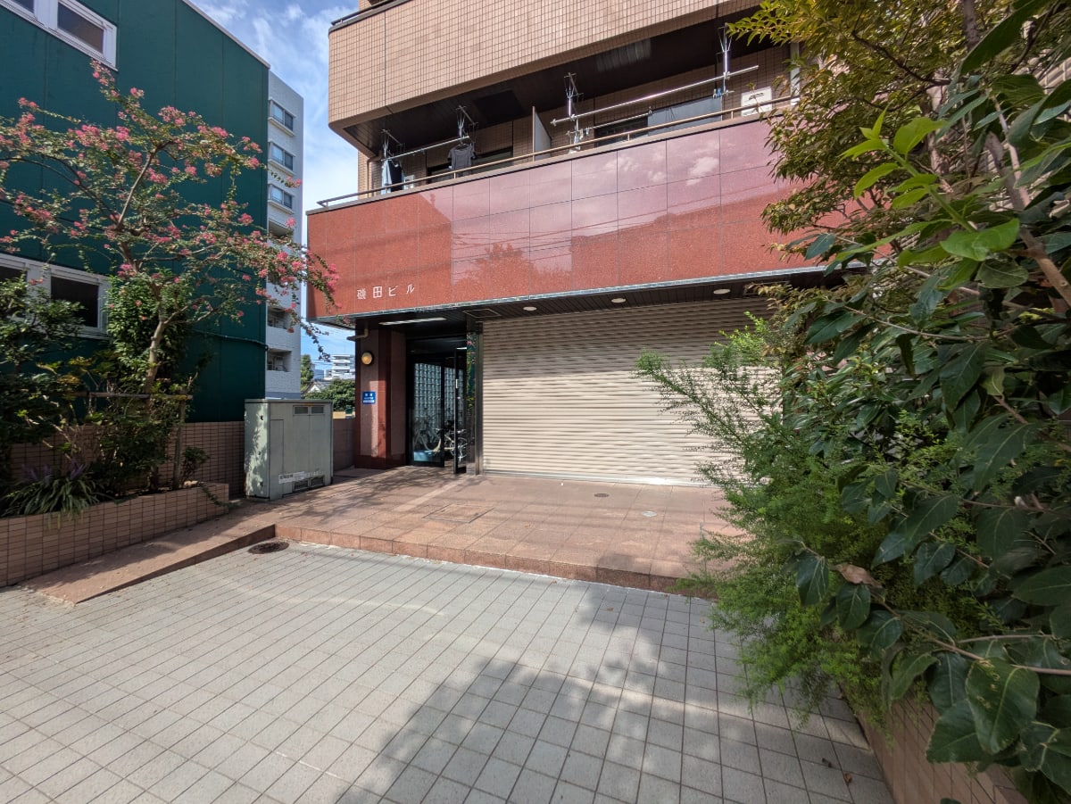 v20251014150839/fresh/building/J00100403277_11
