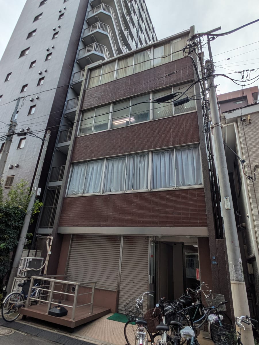 v20251014150839/fresh/building/J00100403433_10