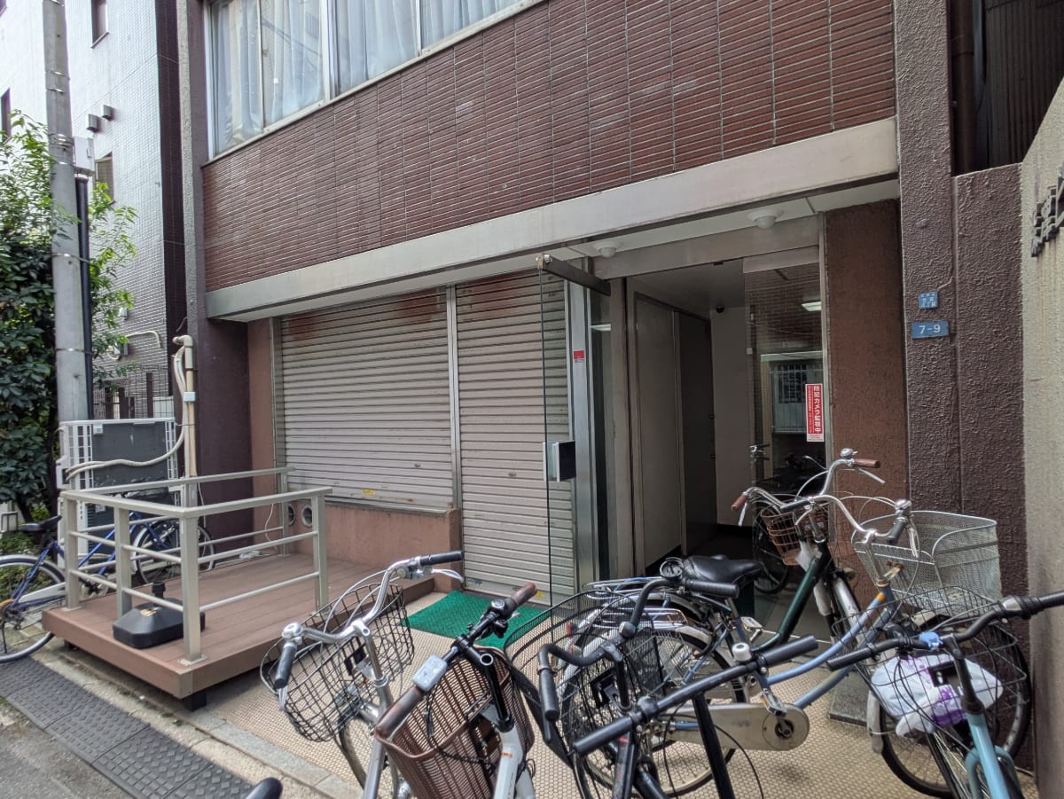 v20251014150839/fresh/building/J00100403433_14