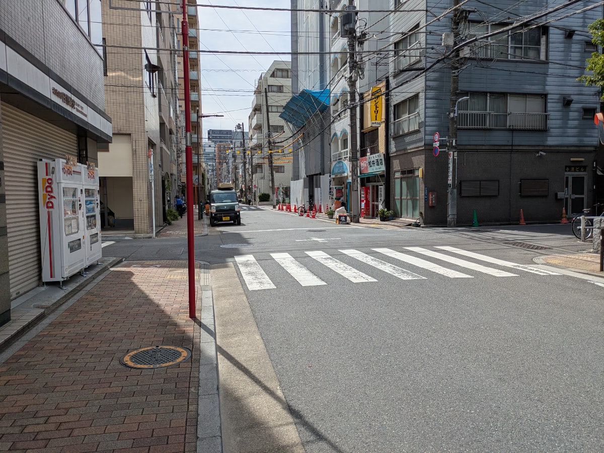 v20251014150839/fresh/building/J00100403755_15