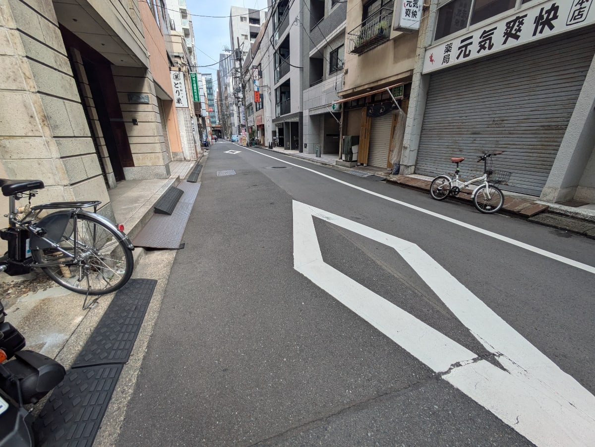 v20251014150839/fresh/building/J00100420216_11