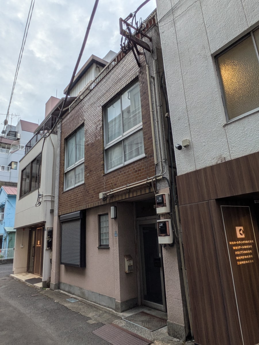 v20251014150839/fresh/building/J00100467499_5