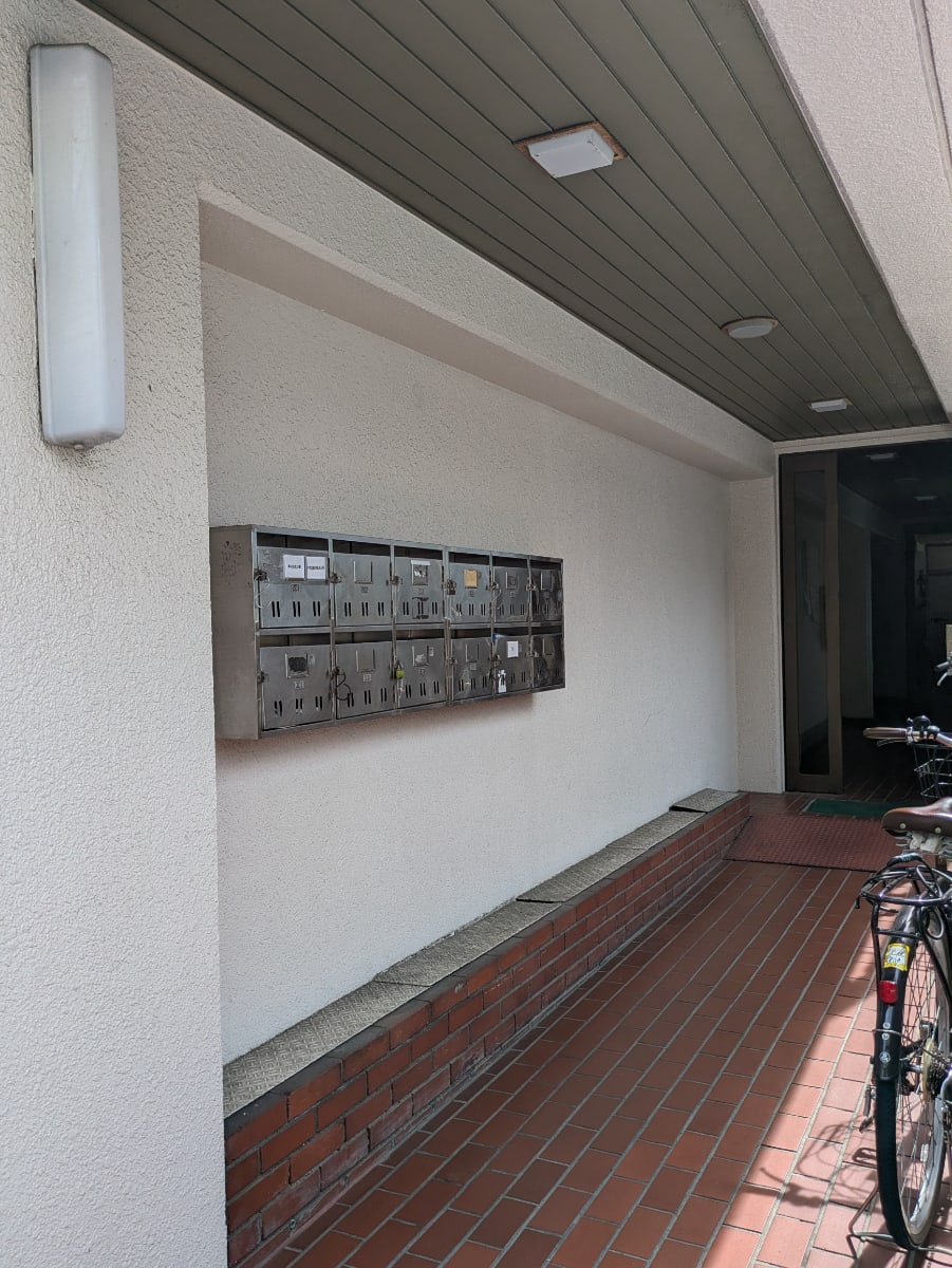 v20251014150839/fresh/building/J00100467944_10