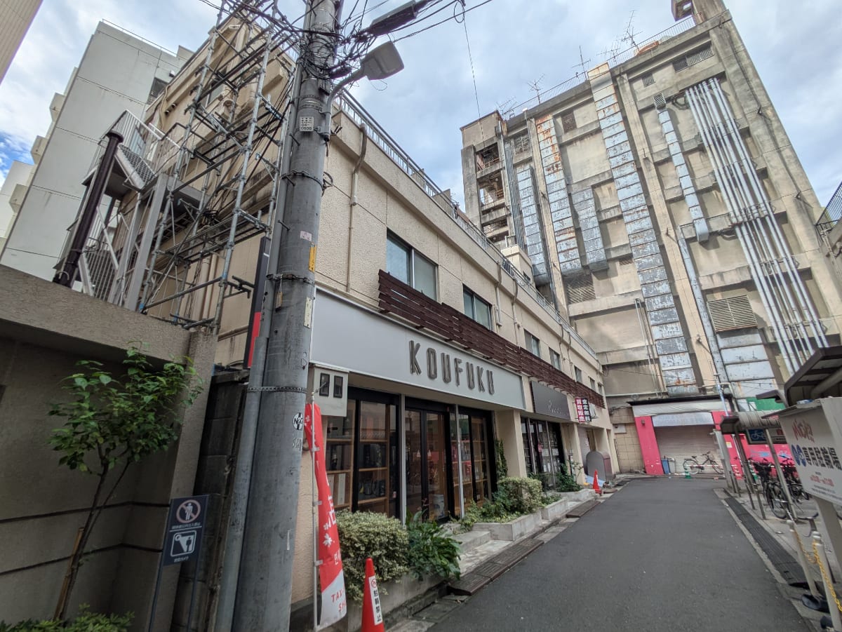 v20251014150839/fresh/building/J00100469898_5