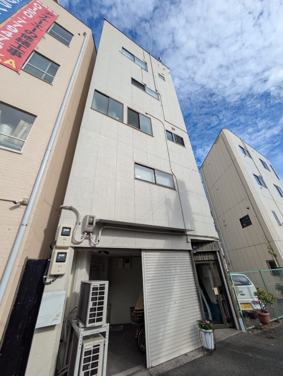 v20251014150839/fresh/building/J00100482641_15