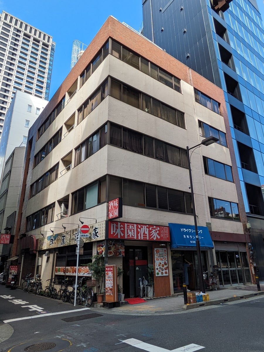 v20251015150655/fresh/building/J00100385624_1
