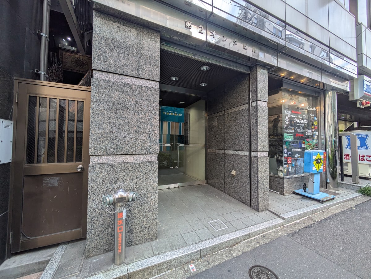 v20251015150655/fresh/building/J00100389988_3