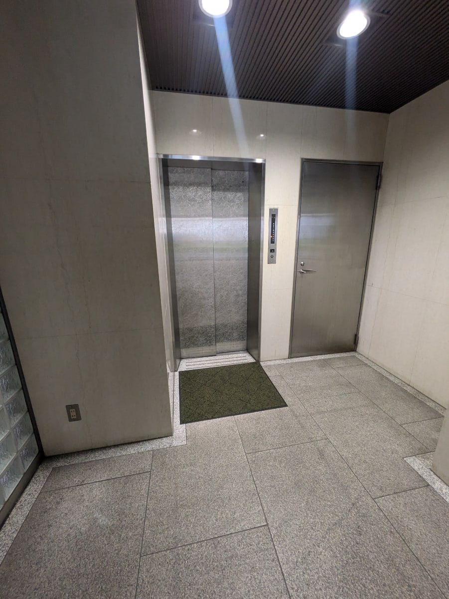 v20251015150655/fresh/building/J00100389988_4
