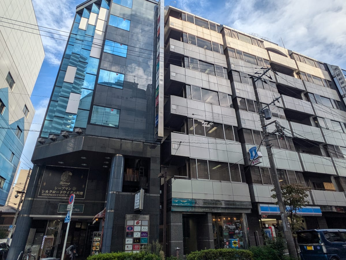 v20251015150655/fresh/building/J00100389988_7