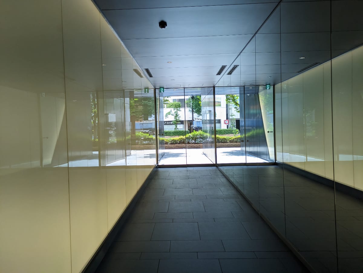 v20251015150655/fresh/building/J00100390502_15
