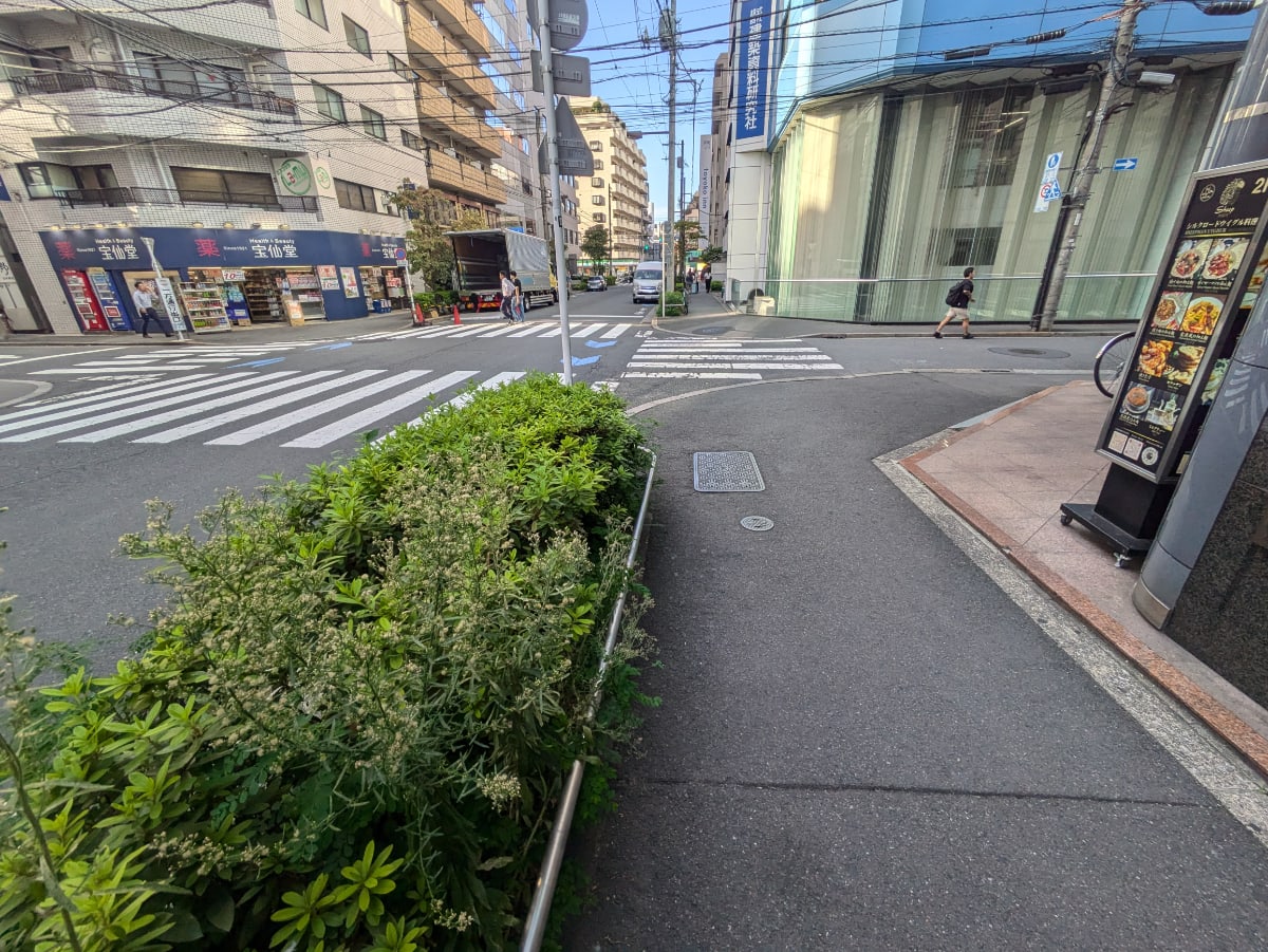 v20251015150655/fresh/building/J00100404325_2