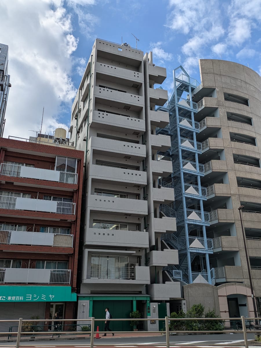 v20251016150709/fresh/building/J00100410642_6