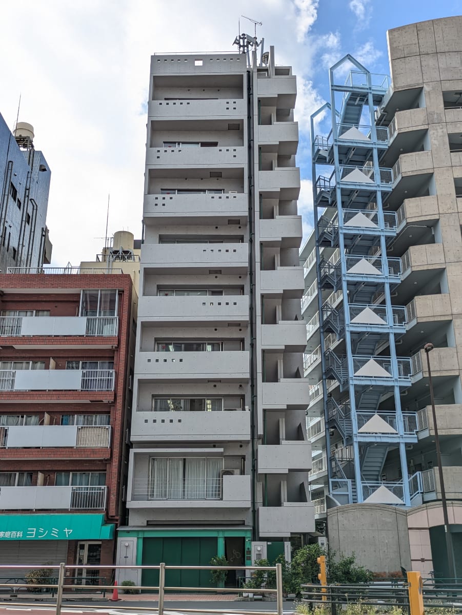 v20251016150709/fresh/building/J00100410642_7