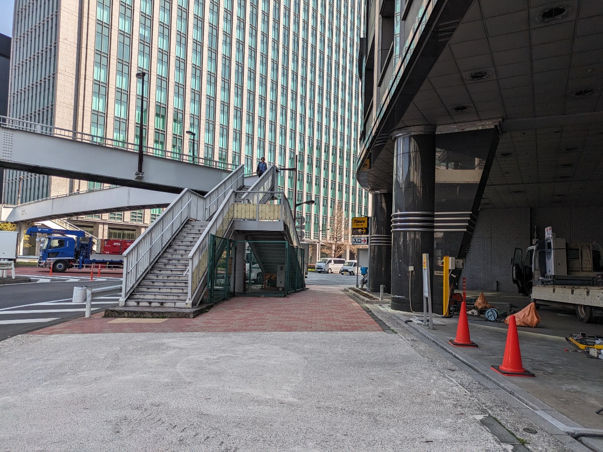 v20251016150710/fresh/building/J00100376395_13