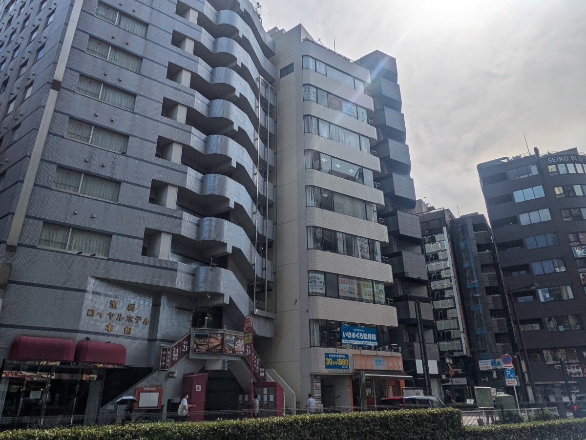 v20251016150710/fresh/building/J00100382504_8