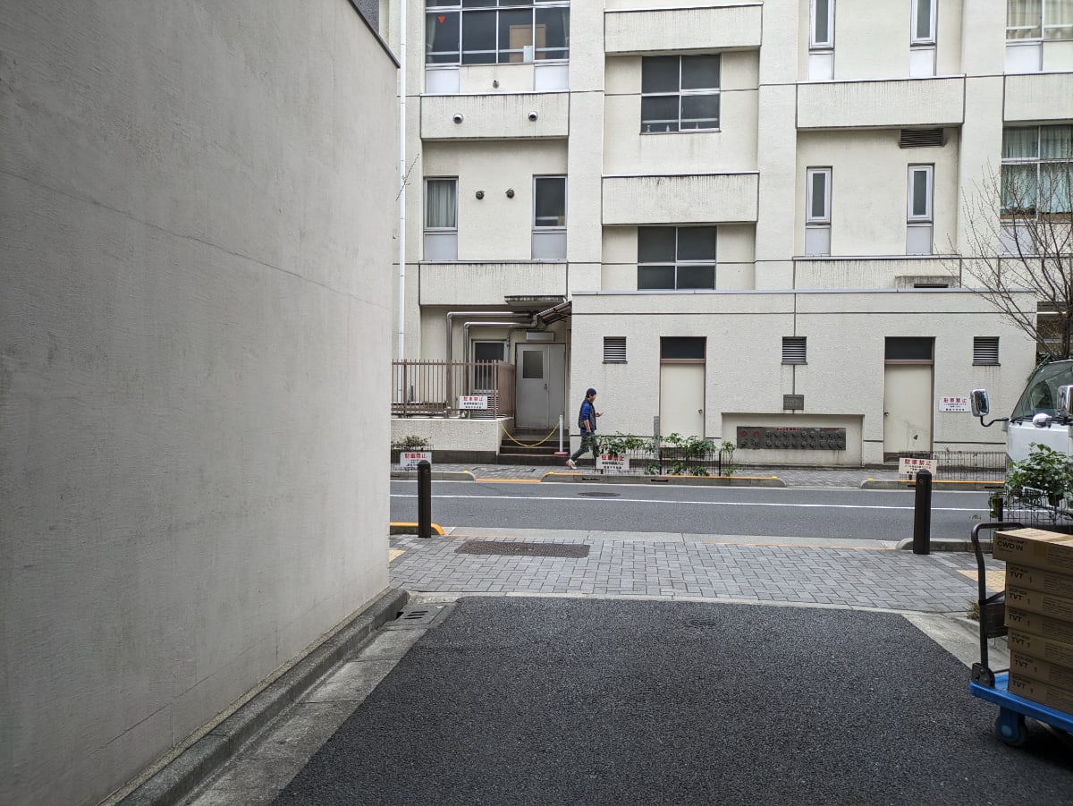 v20251016150710/fresh/building/J00100385218_14