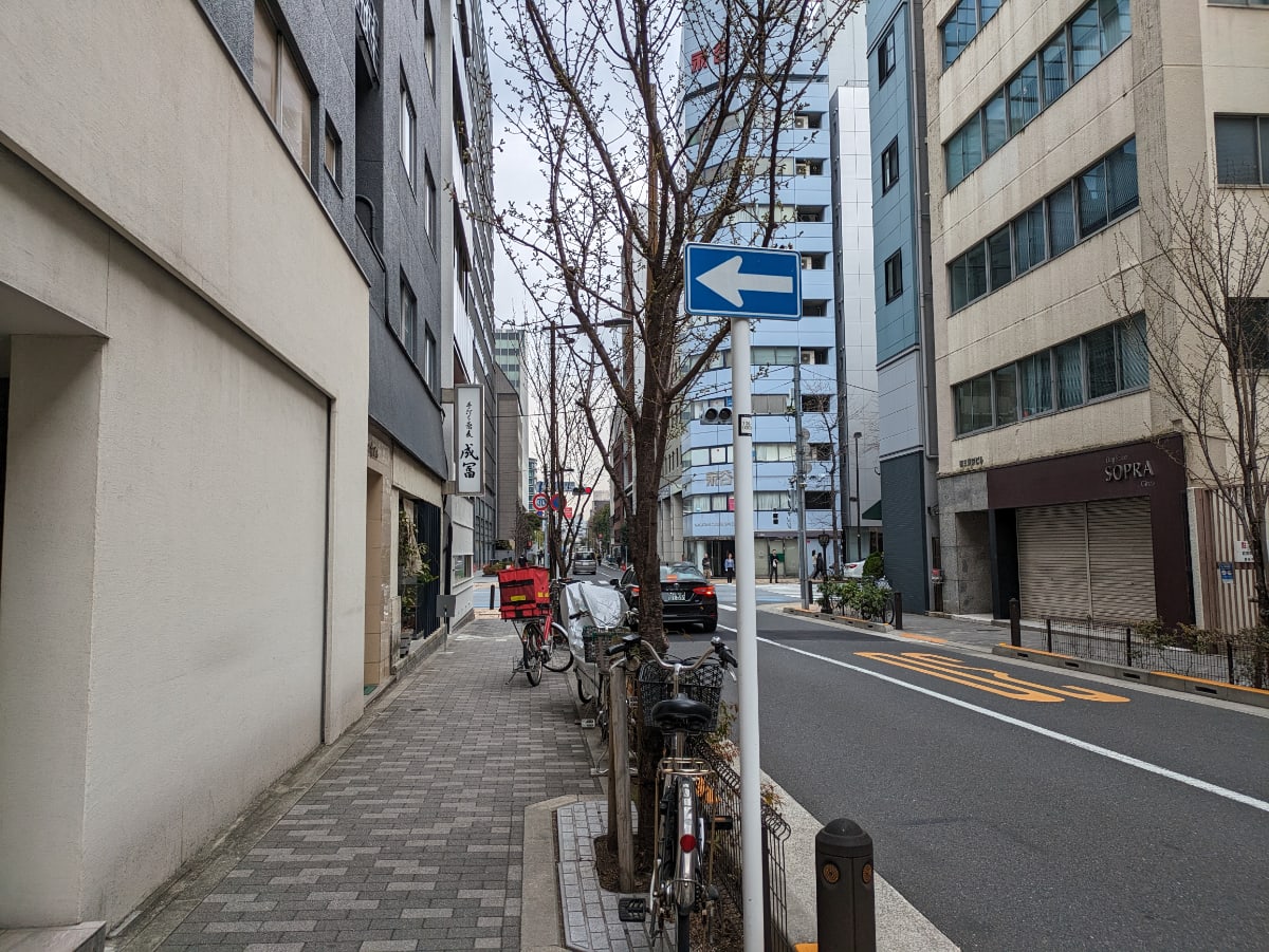 v20251016150710/fresh/building/J00100385218_16