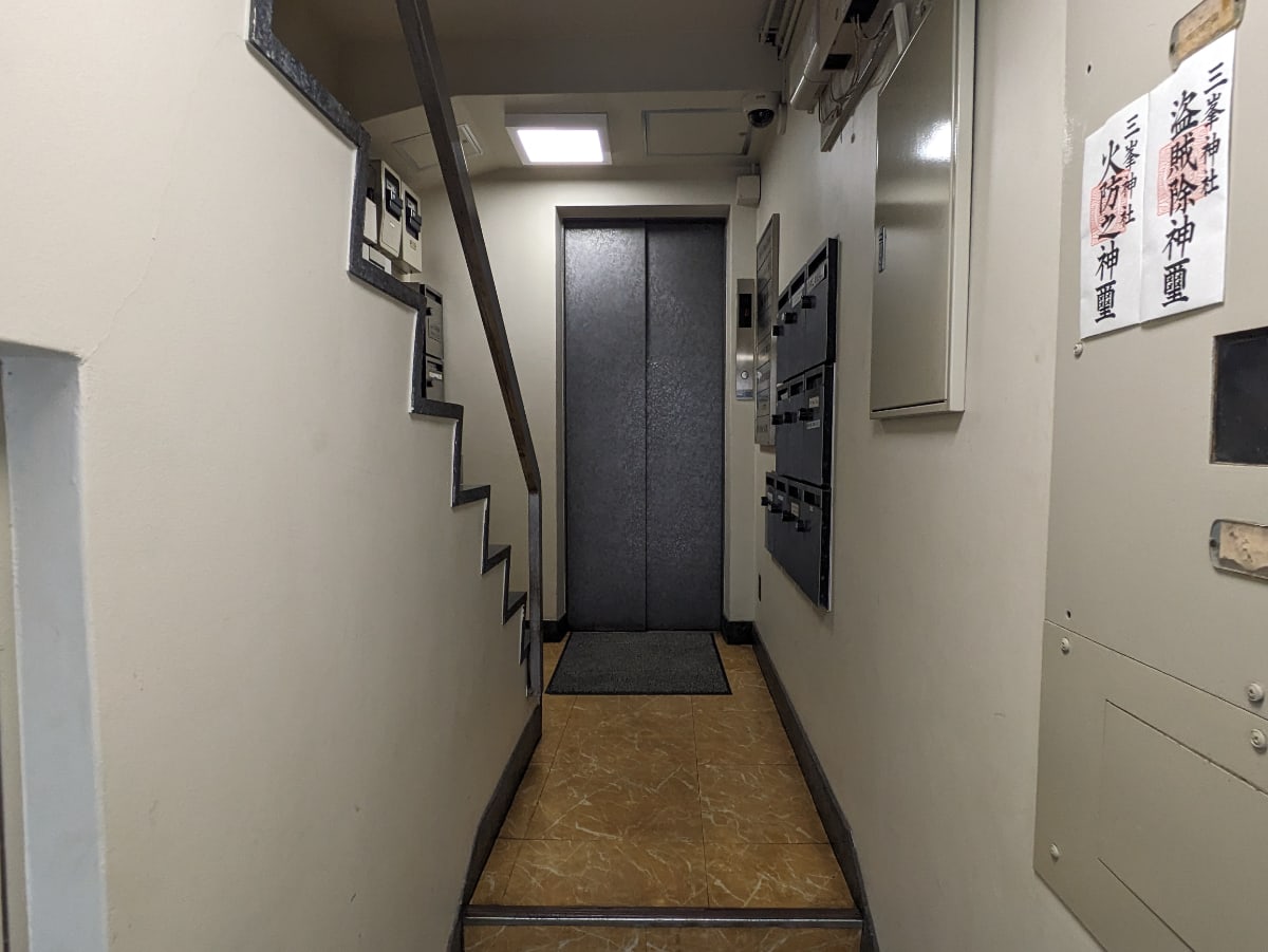 v20251016150710/fresh/building/J00100385218_9