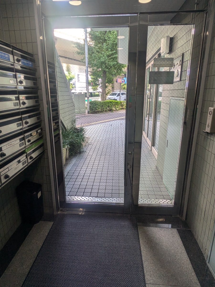 v20251016150710/fresh/building/J00100389031_14