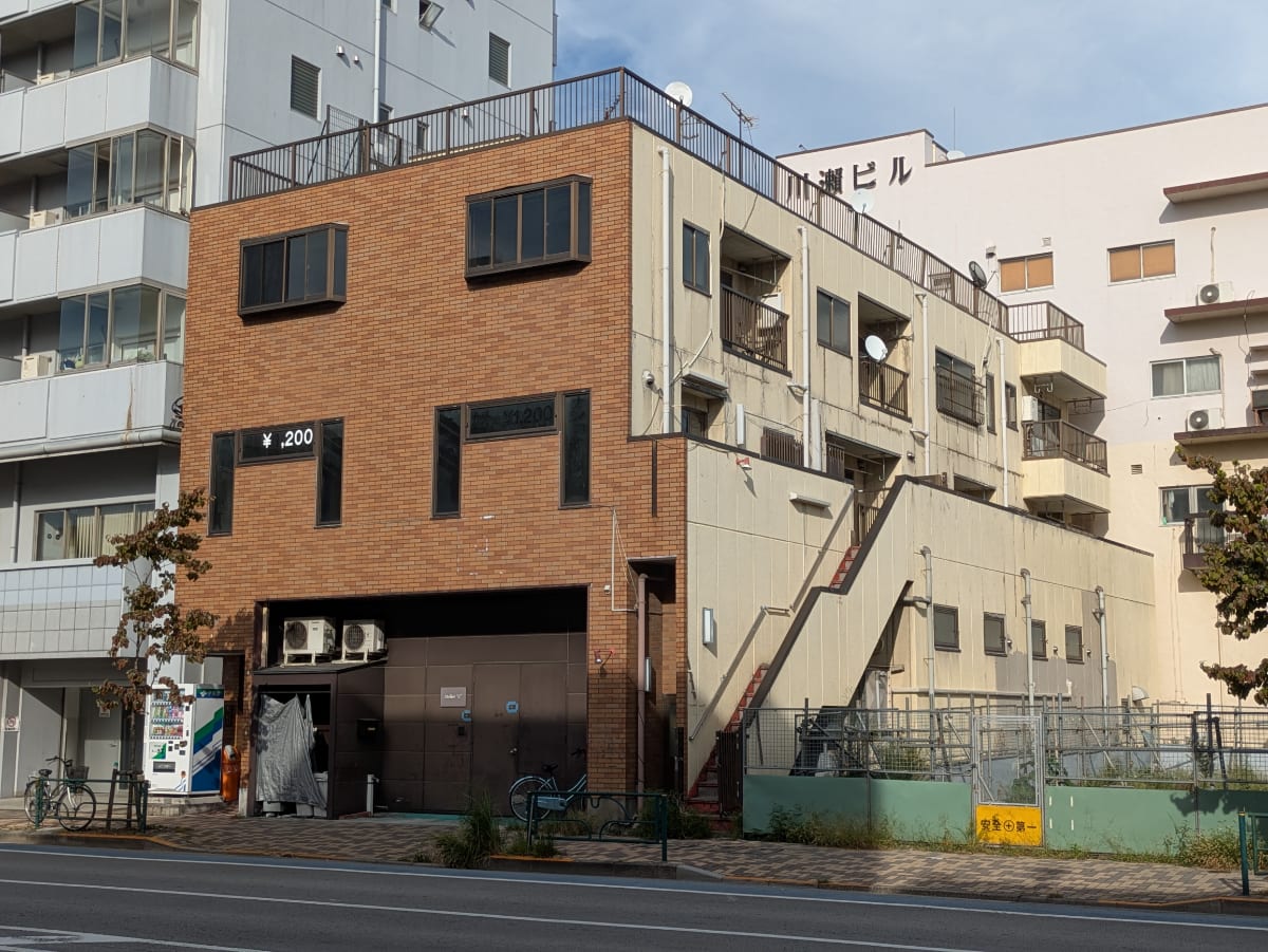 v20251016150710/fresh/building/J00100394306_7