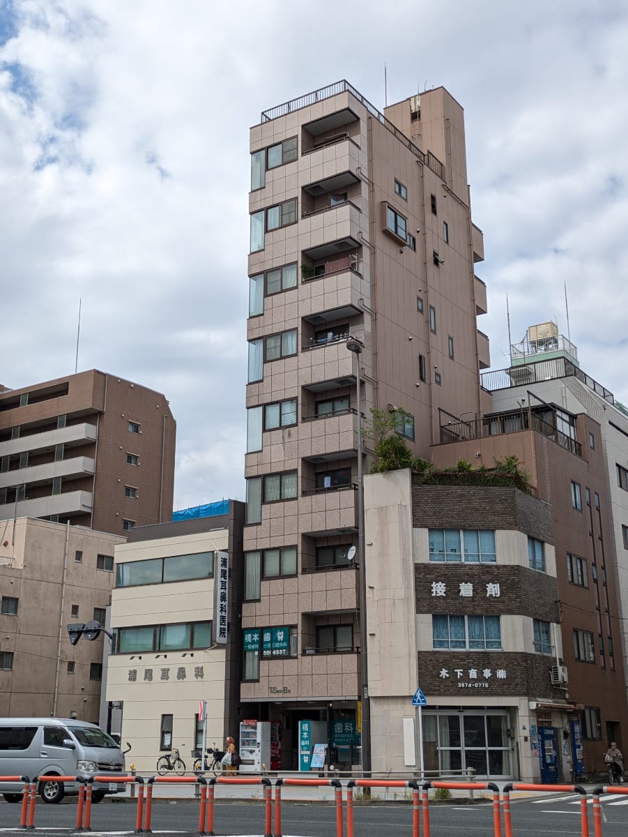 v20251016150710/fresh/building/J00100394751_5