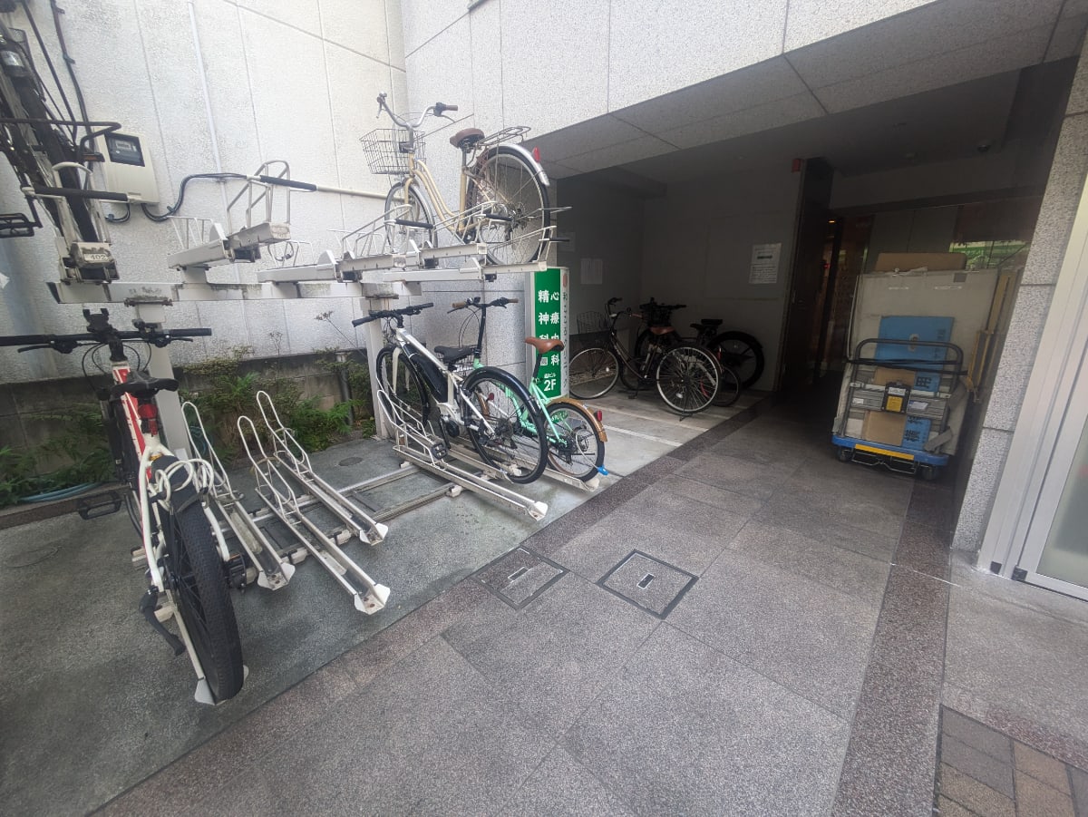 v20251016150710/fresh/building/J00100418460_7