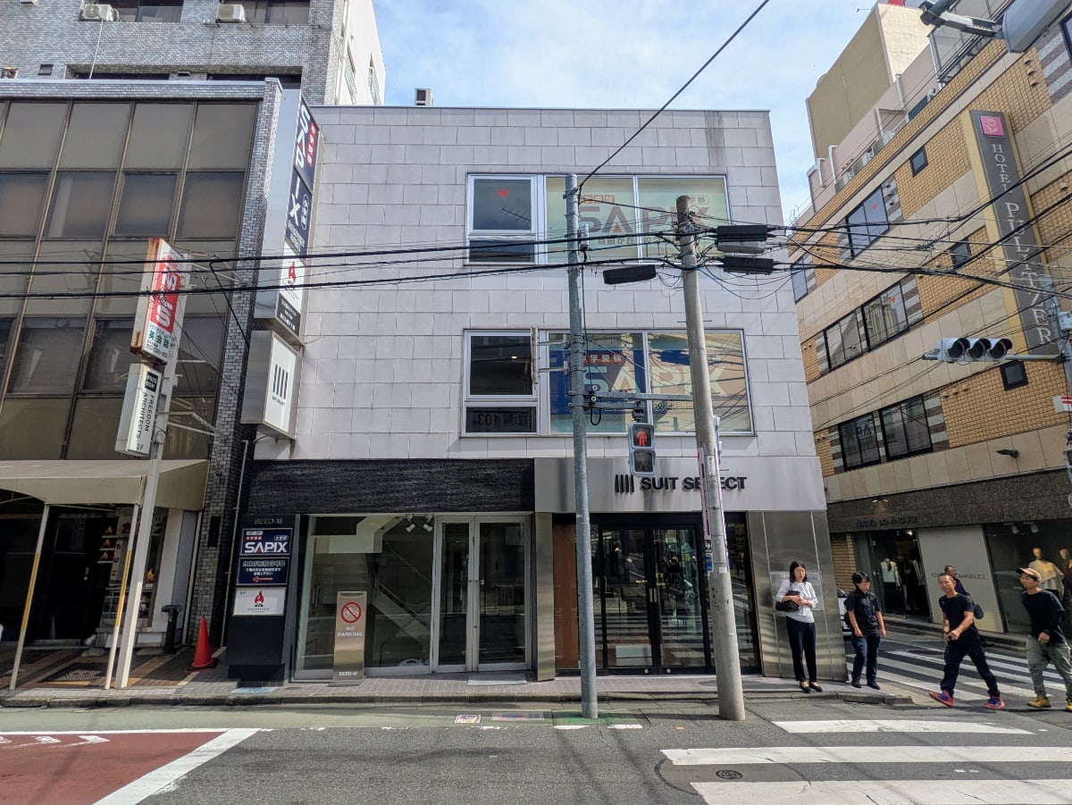 v20251016150710/fresh/building/J00100420825_12