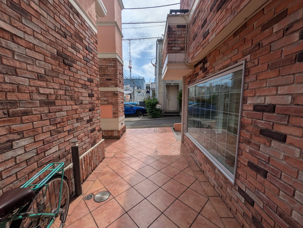 v20251016150710/fresh/building/J00100421614_9