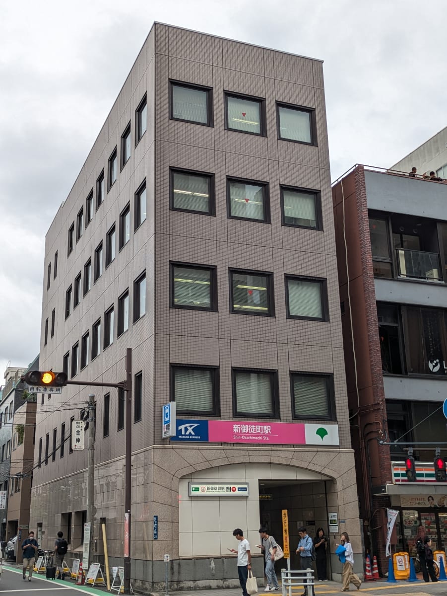 v20251016150710/fresh/building/J00100428558_1
