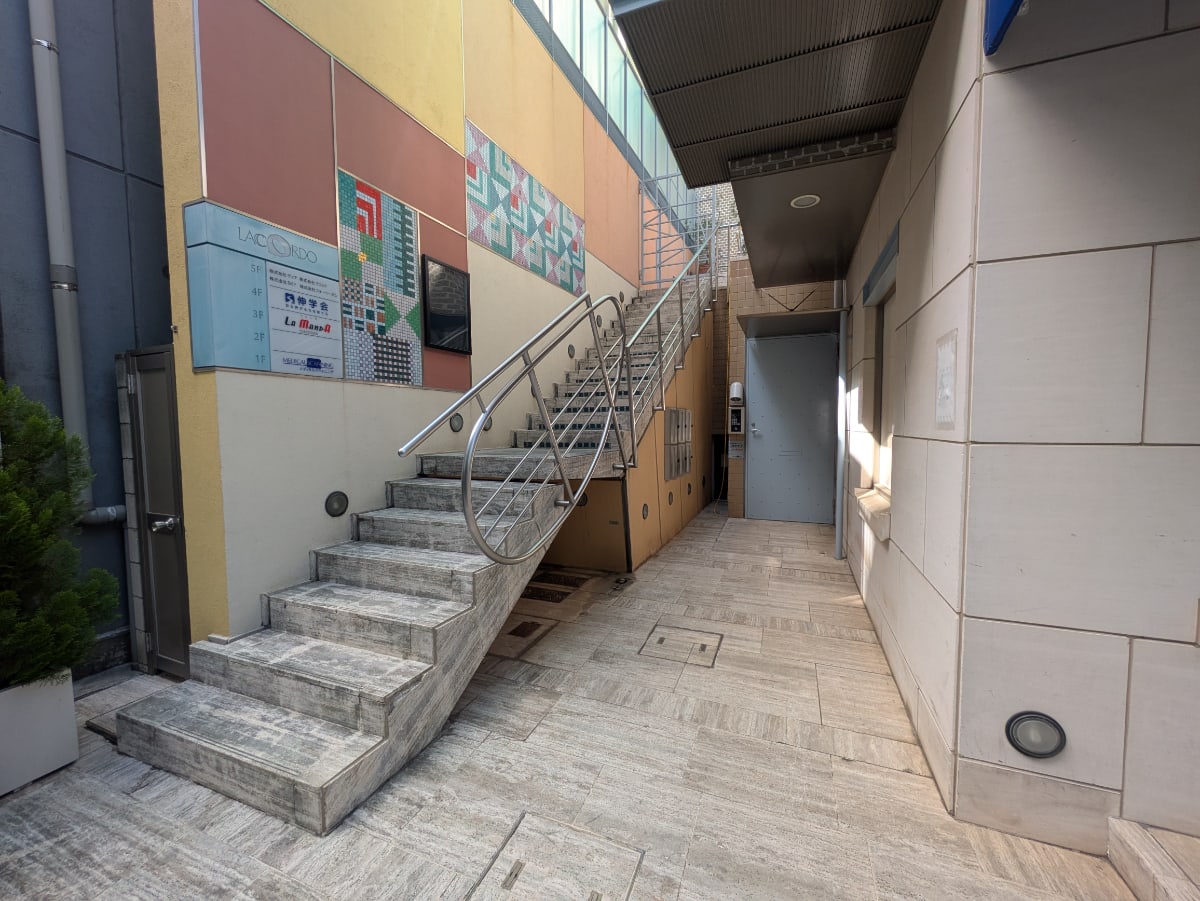 v20251016150710/fresh/building/J00100463812_3
