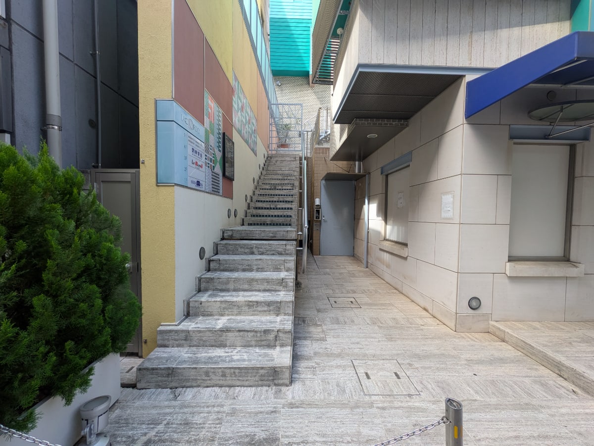 v20251016150710/fresh/building/J00100463812_9