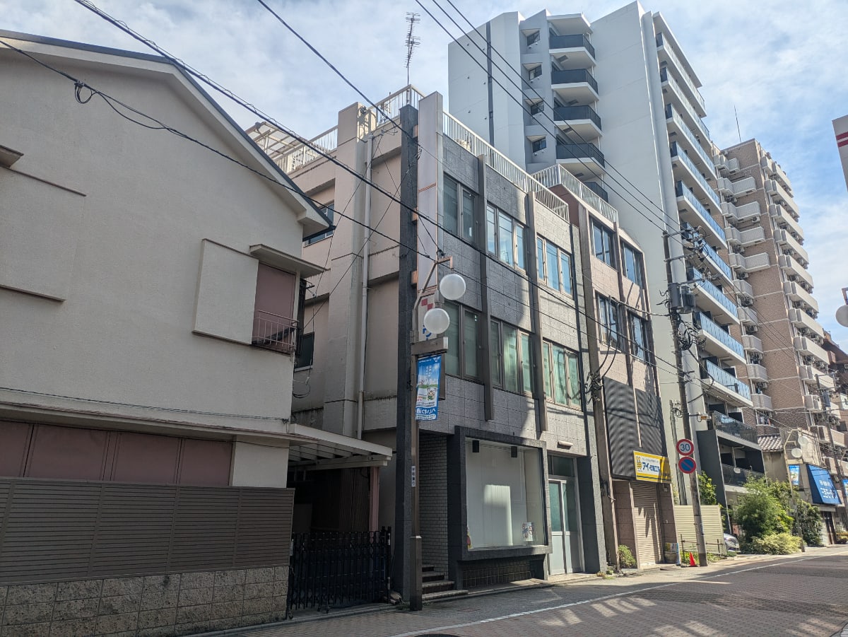 v20251016150710/fresh/building/J00100503976_5