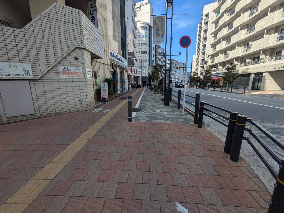 v20251017150706/fresh/building/J00100369358_2