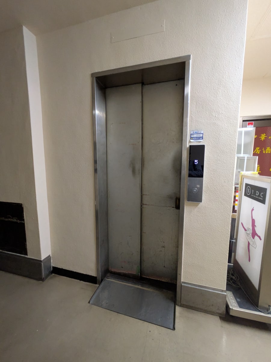 v20251017150706/fresh/building/J00100369493_4