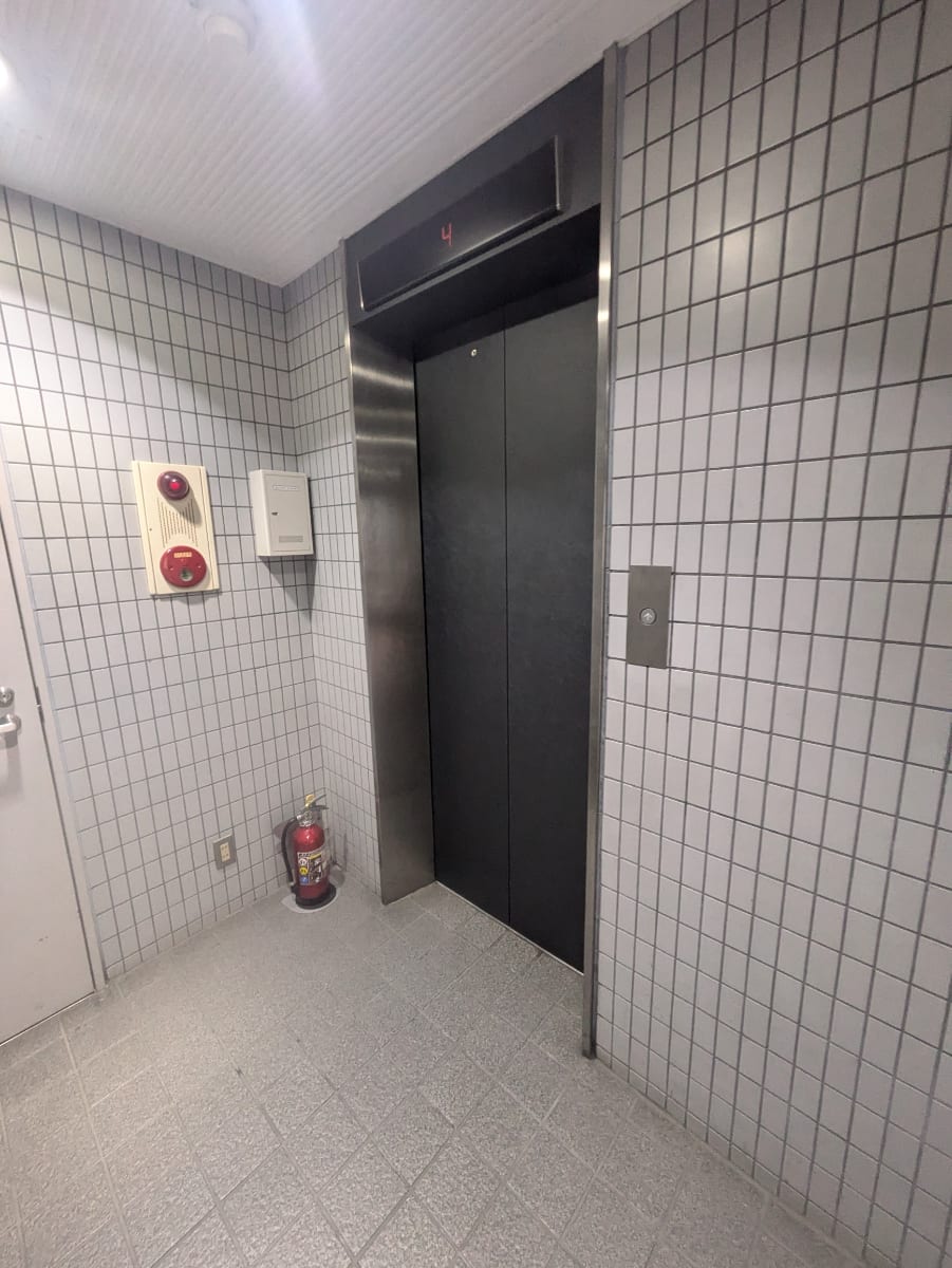 v20251017150706/fresh/building/J00100372506_4