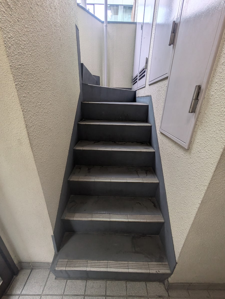 v20251017150707/fresh/building/J00100369358_8