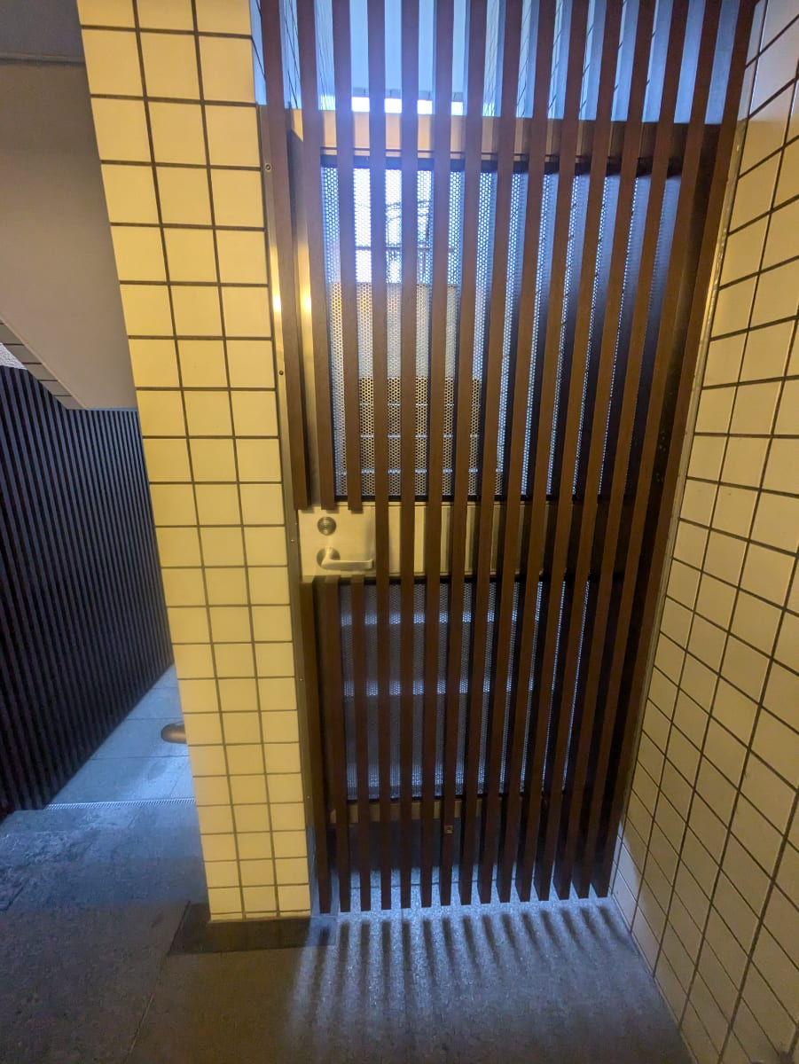 v20251017150707/fresh/building/J00100390786_9